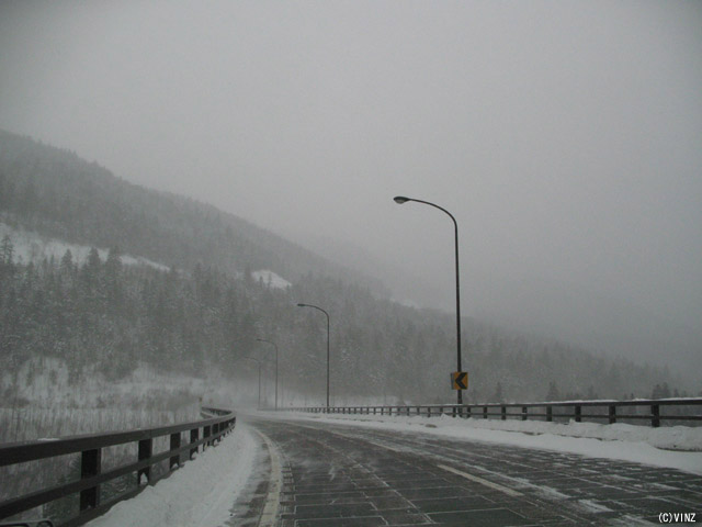 雪景色 雪道　道路 北海道の道路 道東 国道273号線「糠平国道」 上士幌町 松見大橋