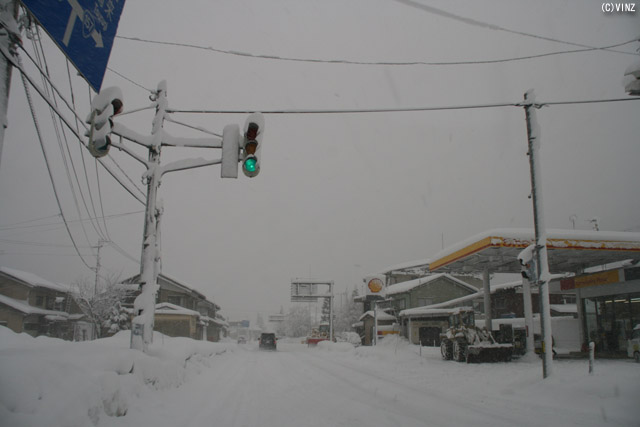 雪景色　雪道　道路 石川県の道路 国道157号 白山市　白峰交差点